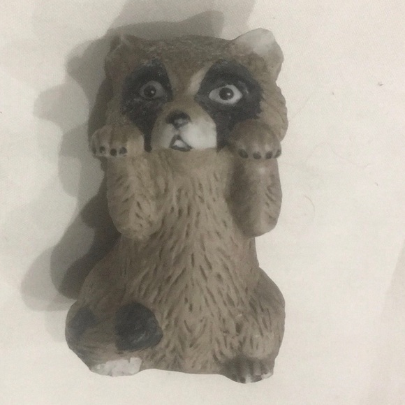 Little Raccoon Resin Animal - Picture 1 of 8